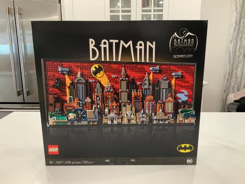 Lego Batman Gotham City Animated Series Wall Art (76271)- New-Ships Fast
