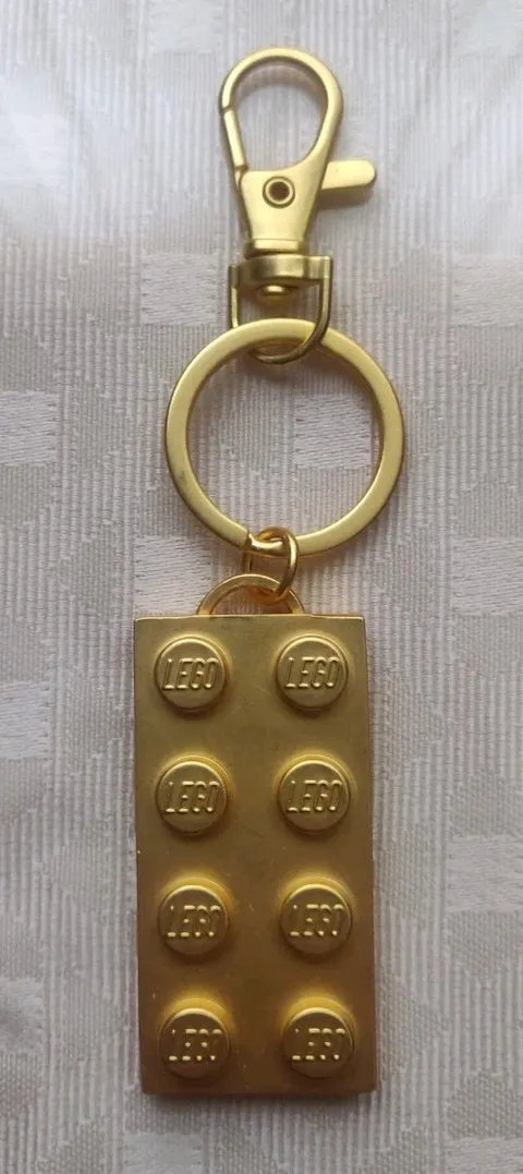 LEGO Gold Chrome Lego 2x4 Brick Keychain Keyring FIFA 2026 Exclusive