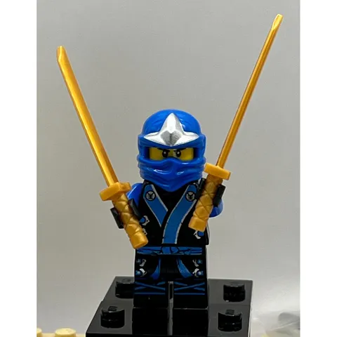 LEGO Ninjago Jay Minifigure Blue Ninja with Gold Katanas and Accessories