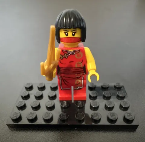 LEGO Ninjago Nya The Golden Weapons njo0012 Minifigure
