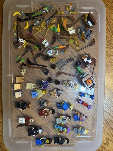 LEGO Minifigures Mixed Lot w/ Accessories, MARVEL, Harry Potter, Knight Pieces