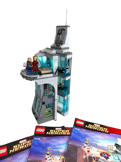 LEGO 76038 Marvel: Attack on Avengers Tower - w/ Manual