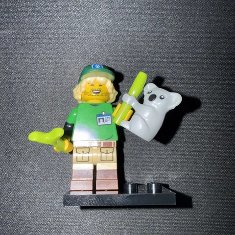 LEGO Collectible Series 24 Conservationist Minifigure  w/ Koala col419 CMF