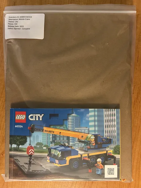 LEGO CITY: Mobile Crane (60324) - Complete with Manual and Minifigures