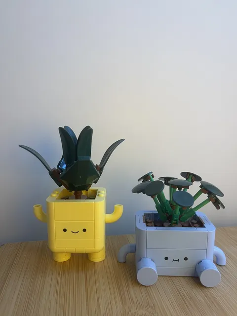 No Box/instructions LEGO Botanicals Happy Plants 10349, 217pcs