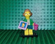 LEGO Minifig Simpsons Series 2 Edna Crabapple