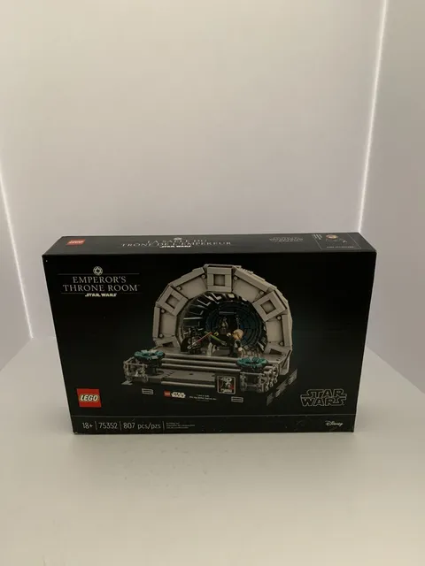 LEGO 75352 Star Wars Emperor’s Throne Room Diorama-Brand New & Sealed