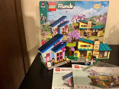 LEGO Friends 42620 Olly and Paisley's Family Houses *complete*