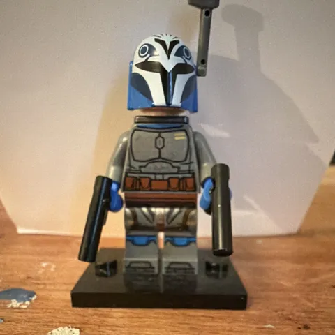 LEGO Star Wars Bo-Katan Mandalorian Minifigure SW1163 w/ Helmet & 2 Blasters