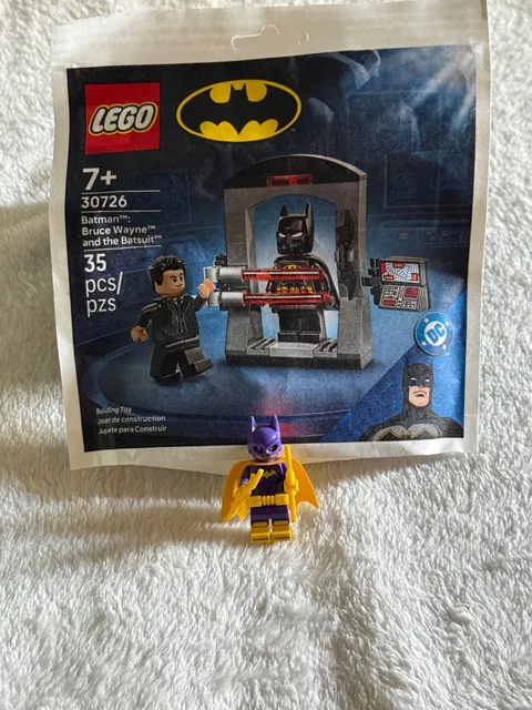 lego batman bruce wayne 30726(new in sealed bag) and batgirl oob