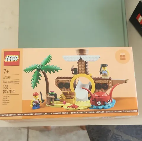 LEGO Pirate Ship Playground (40589) 168 pcs Ages 7+ Limited Edition