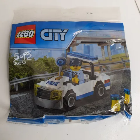 LEGO CITY: Police Car (30352) Combined Post Avaliable