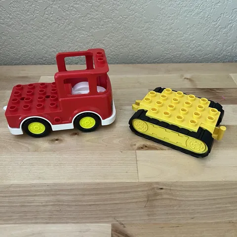 LEGO Duplo Red Fire Truck Engine Parts Firefighter Replacement Caterpillar Base