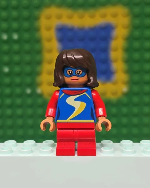LEGO Super Heroes Minifigure Marvel sh0799 Ms Marvel Kamala Khan From Set 10784