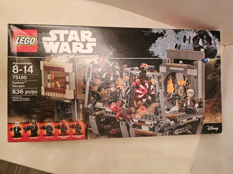 LEGO 75180 Star Wars Rathtar Escape 836 Pieces 5 Mini Figures New Sealed Retired