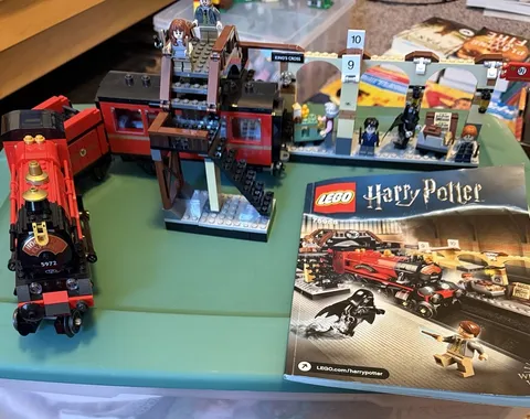 LEGO Harry Potter: Hogwarts Express (75955) - Preowned - Retired set.