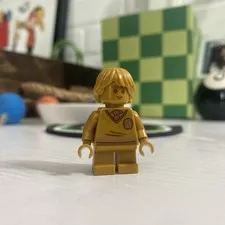 LEGO Harry Potter Minifigure Ron Weasley - 20th Anniversary Pearl Gold (Genuine)