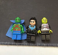 LEGO Minifigure Lot Batman 2, Nightwing, Martian Manhunter, and Brainiac