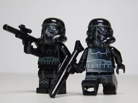 LEGO Star Wars Shadow Stormtrooper Lot Of (2)! + Blasters! - 2019 Style - L👀K!