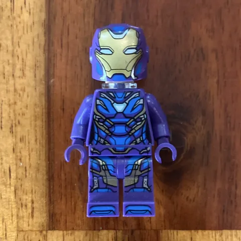 LEGO Marvel Endgame Rescue Minifig set 76144 as shown