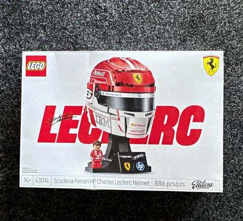 LEGO Icons 43014 Scuderia Ferrari HP Charles Leclerc Helmet w/ Stand 886pcs