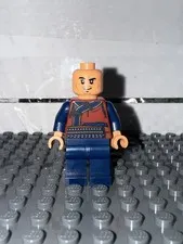 LEGO® Sh0826 - Wong - Dark Red Robe Dark Blue Legs