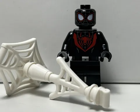 LEGO Mile Morales Spider-Man Minifigure sh1099 from The Daily Bugle 76342 W/ Web