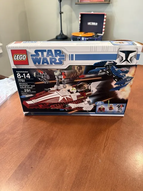 LEGO Star Wars: Ahsoka's Starfighter and Vulture Droid (7751) Sealed
