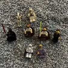 LEGO Star Wars Minifigure Lot 8 Pieces w/ Lightsabers & Blaster Accessories