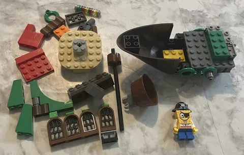 LEGO SpongeBob The Flying Dutchman 3817 INCOMPLETE Pieces / Parts 