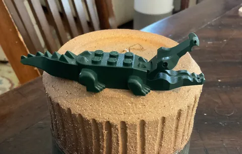 LEGO Minifigure Animal Dark Green Alligator Crocodile 6026c01 