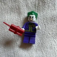 LEGO Joker DC Superheroes Mini-figure Dynamic Duo Funhouse Escape WITH DYNAMITE