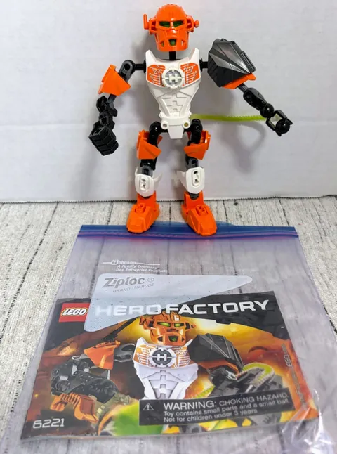 Hero Factory 6221 - Julius Nex - Missing Weapons and Cuffs. Instruction Included