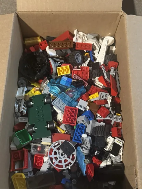 LEGO Parts Lot of 1000+ 8-10lbs Random Pieces Parts Pieces Bricks Plates Bulk