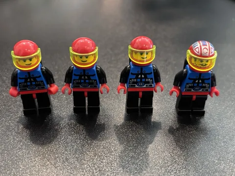LEGO Spyrius Minifigure Lot of 4 Space Astronaut Spaceman Vintage sp039 Sp040