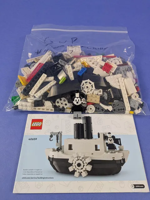 LEGO Disney Mini Steamboat Willie 40659 Complete Set Pre-Owned