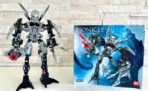 Bionicle Warriors Hydraxon 8923 with Cordak Blaster + Manual .  Complete  .
