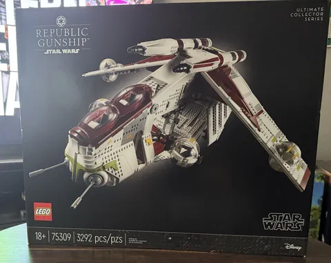 LEGO Star Wars UCS Republic Gunship  75309