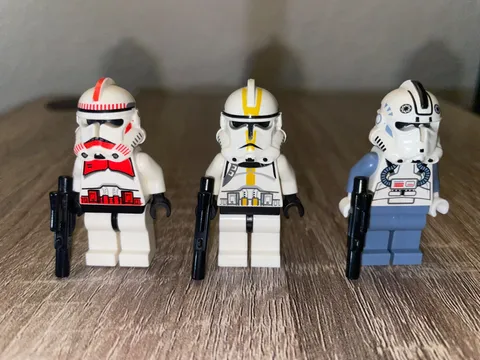 LEGO Star Wars - OG Clone Commander, Shock Trooper and V-Wing Pilot Figures