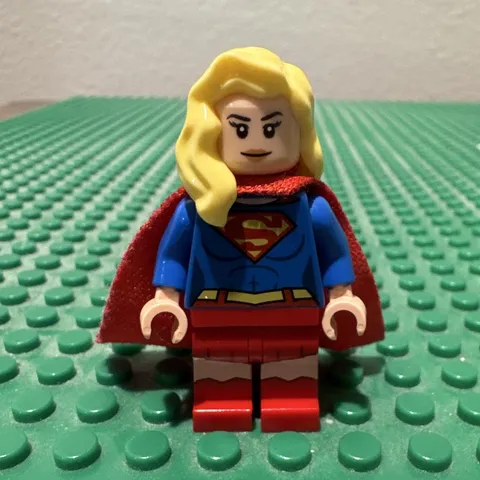 LEGO DC Super Heroes Supergirl Minifigure w/ Cape & Hair (2015)