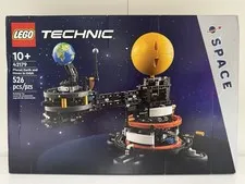 LEGO Technic Space Planet Earth and Moon in Orbit 42179 526 pcs Box 10+
