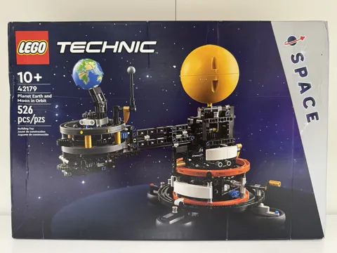 LEGO Technic Space Planet Earth and Moon in Orbit 42179 526 pcs Box 10+