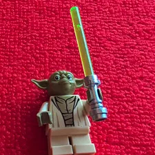 LEGO Star Wars Yoda Plastic Minifigure Figure with Green Lightsaber