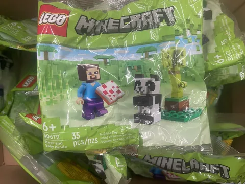28  NEW LEGO 30672 Minecraft Steve and Baby Panda 35 Pieces 28 Sets Free Ship