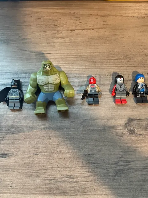 LEGO DC Super Heroes Red Hood & Killer Croc Rare Minifigures