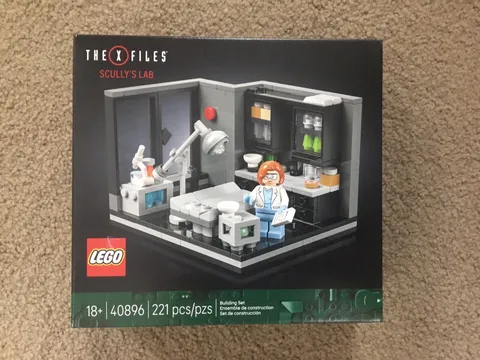 Lego The X-Files: Scully's Lab GWP 40896-BRAND NEW IN BOX-IN STOCK-FREE SHIPPING