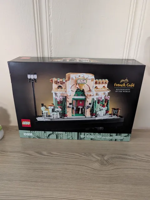 LEGO Icons French Cafe (10362)