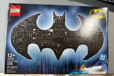 LEGO DC – Batman: Batman Logo with Two Minifigures, 76330, 678 Pieces