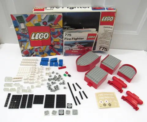 VINTAGE 1977 LEGO FIRE FIGHTER NO. 775 INCOMPLETE PARTS MANUAL ORIGINAL BOX ONLY