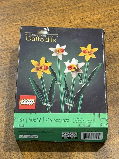 LEGO Botanicals Daffodils 40646 216 Pieces Sealed New in Box NIB RETIRED